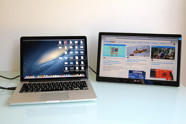 aoc-monitor-macbook-comparison