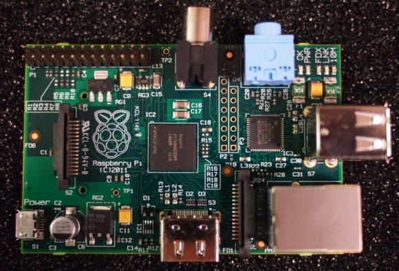 Raspberry Pi - Komputer ARM Berukuran Kartu Kredit - Milik Anda Hanya $ 25 untuk raspberry pi