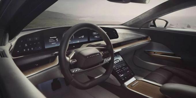 Interior Tur Besar Lucid Air