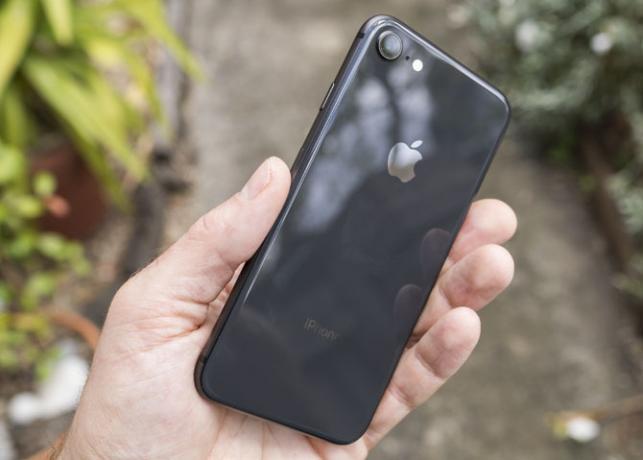 Ulasan iPhone 8: Ponsel Pintar, Pembaruan Bodoh iPhone 8 7