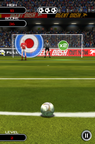 mengibaskan iphone sepak bola