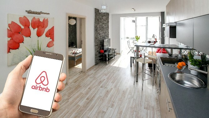 Airbnb vs. VRBO vs. Homeaway vs. Hotel: Mana yang Lebih Baik untuk Anda? airbnb 3399753 1920