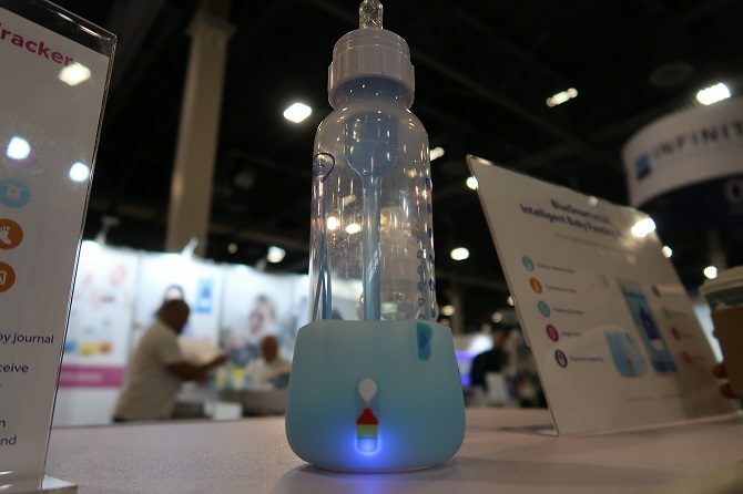 The BlueSmart mia2 Menghilangkan Tebak di Bayi Memberi Makan Botol bluesmart mia2 ces2019 2 670x446