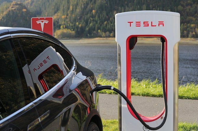 Pengisian daya Tesla Model X