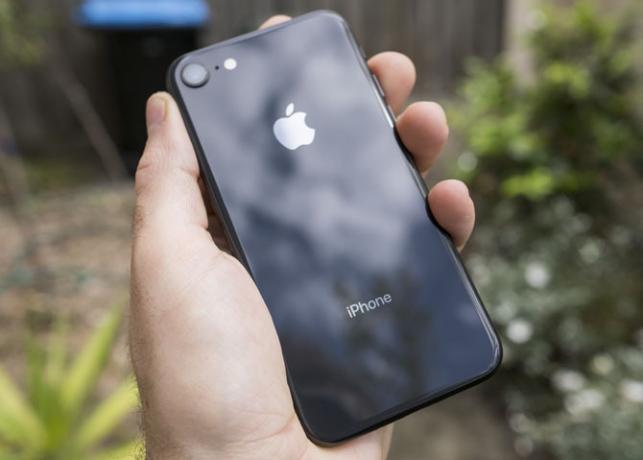 Ulasan iPhone 8: Ponsel Pintar, Pembaruan Bodoh iPhone 8 12