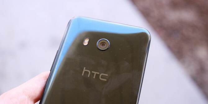 Ulasan HTC U11: Definisi Mediocrity htc 2