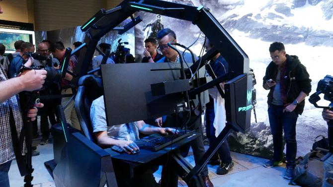 Acer Predator Thronos Air yang Dapat Disesuaikan